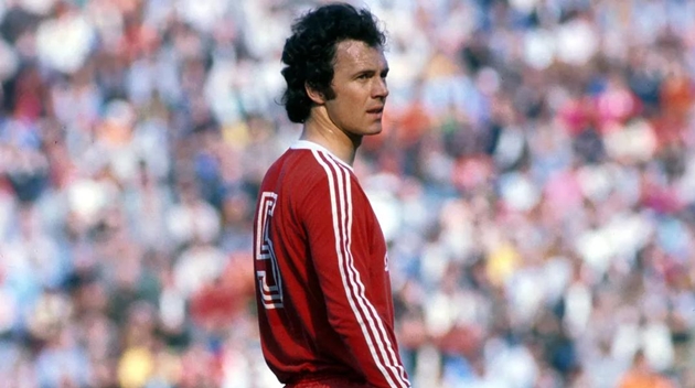 Bayern Munich Vinh Danh Franz Beckenbauer Bằng Cách Treo Áo Số 5 Vĩnh Viễn