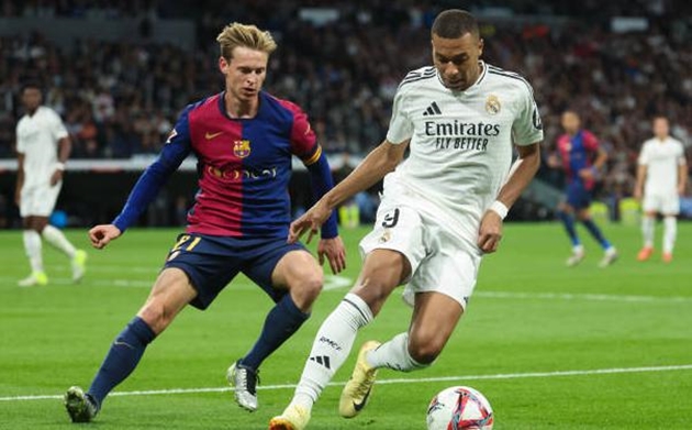 Cuộc đua La Liga khó lường khi Real Madrid và Barcelona trồi sụt phong độ