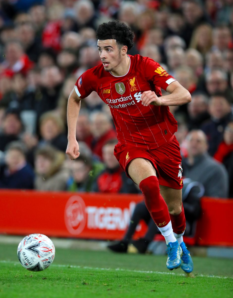 Curtis Jones đã để lại những ấn tượng tốt khi có cơ hội ra sân cho Liverpool mùa trước