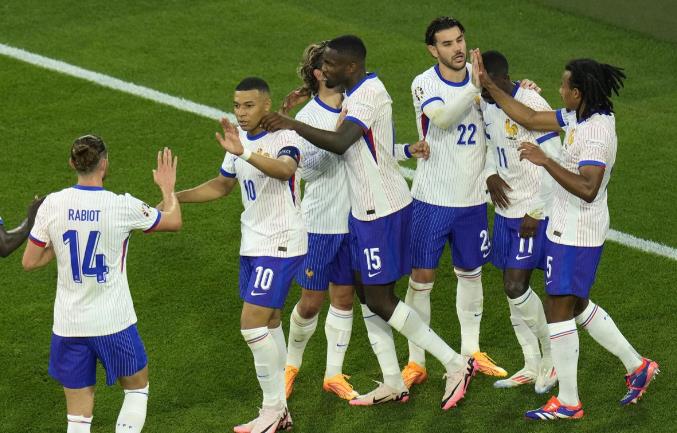 Man United gia nhập cuộc đua chiêu mộ Adrien Rabiot của Juventus
