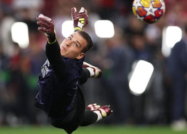 Lunin Bỏ Ngỏ Tương Lai: Real Madrid Đối Mặt Thách Thức Trong Việc Trói Chân Cầu Thủ