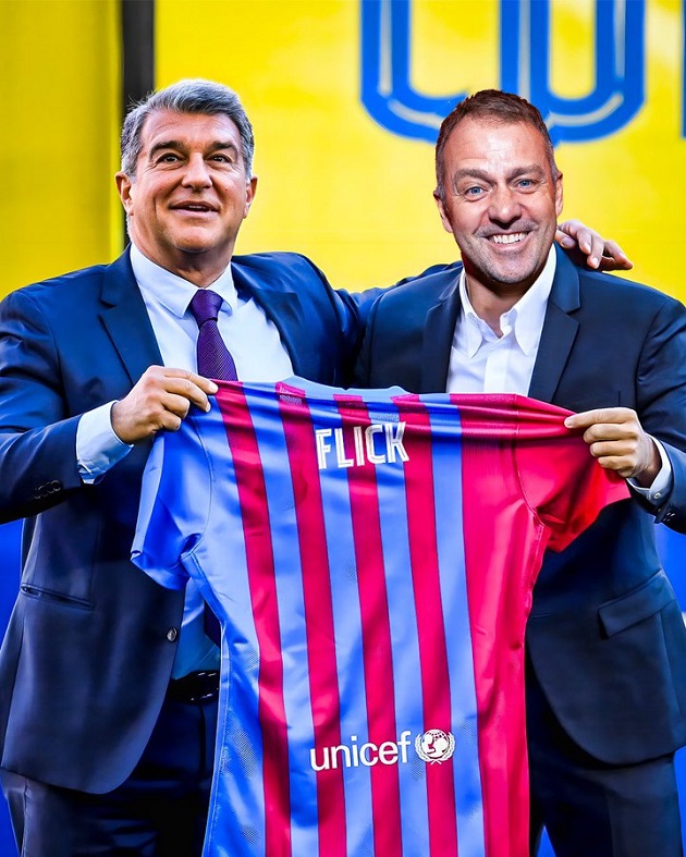 Hansi Flick chính thức ký hợp đồng dẫn dắt Barcelona