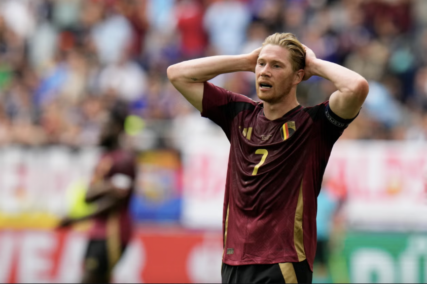 Thế hệ Vàng Bỉ thất bại, De Bruyne cay đắng vì danh xưng vô nghĩa