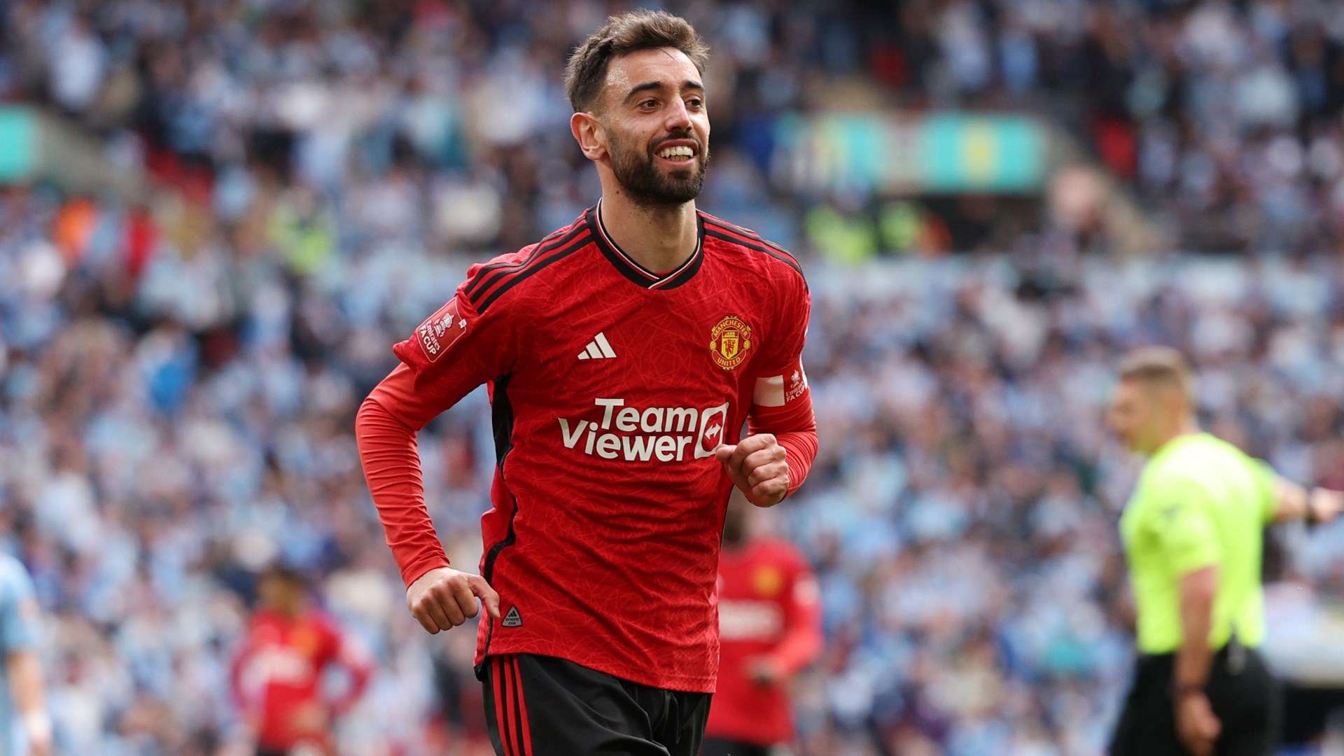 Tương lai bất định của Bruno Fernandes tại Manchester United: Bayern Munich và Barcelona vào cuộc