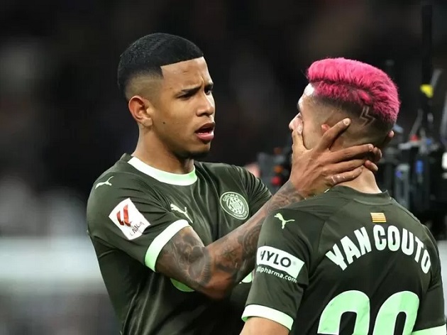Girona nghĩ ra cách để đánh bại Barca