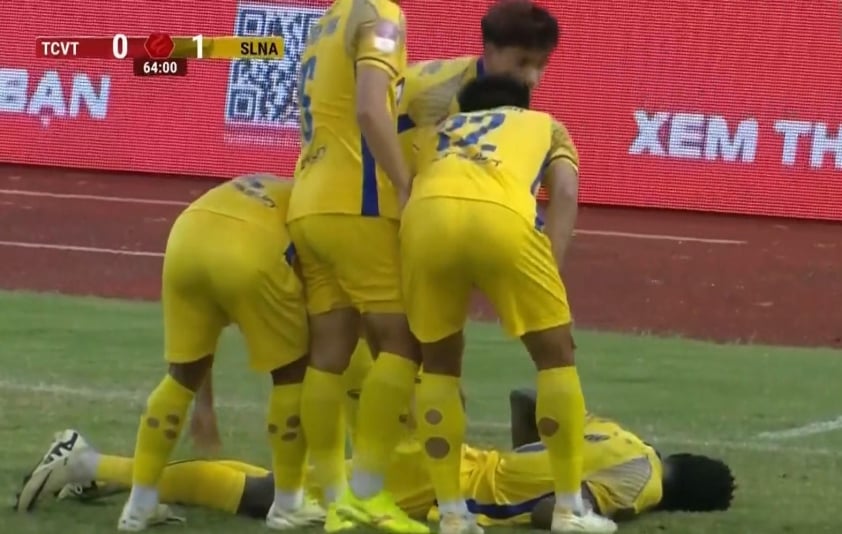 SLNA lập kỳ tích, hạ gục Viettel để trụ hạng thành công