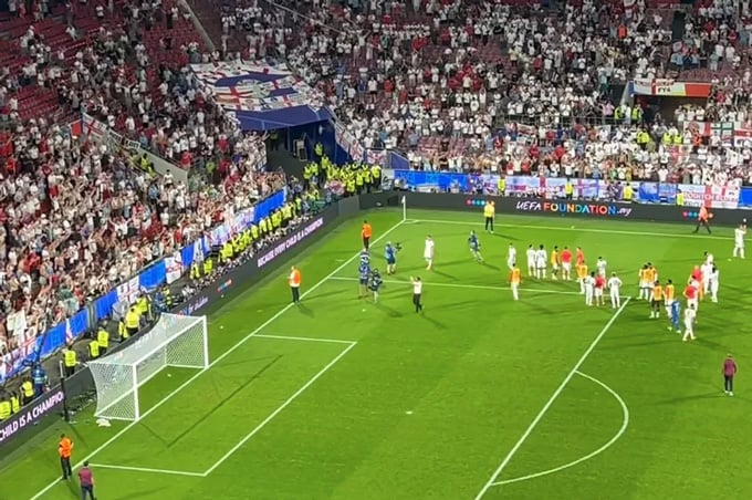 ĐT Anh vật lộn vào vòng knock-out EURO 2024 giữa cơn giận dữ của người hâm mộ
