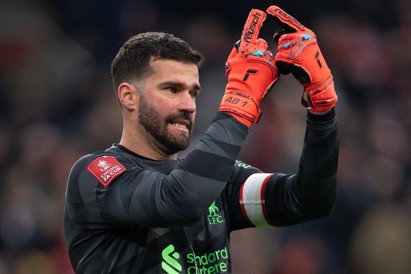 Alisson Becker vững bước tại Liverpool, dập tắt tin đồn chia tay