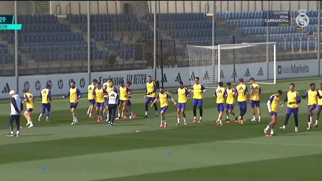 Bất ngờ với Courtois