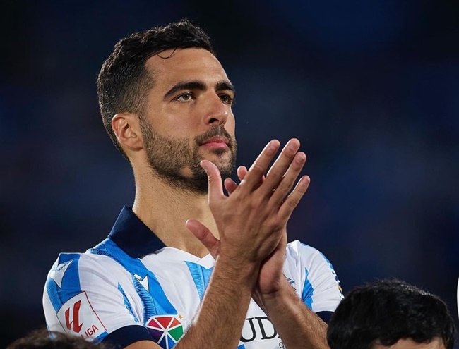 Barcelona trì hoãn tiếp cận mục tiêu ưu tiên Mikel Merino