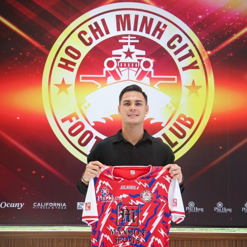 V-League 2024/25: Trung vệ Việt kiều Đức Adriano Schmidt gia nhập CLB TP.HCM