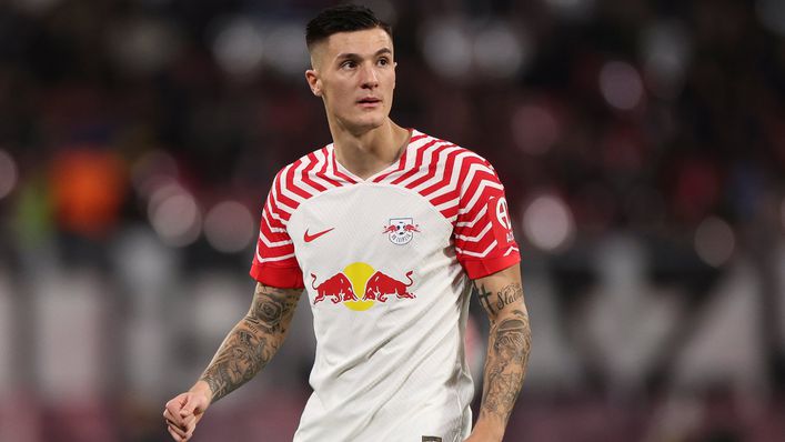 Tiền đạo trẻ triển vọng Benjamin Sesko được thủ thành Chelsea khẳng định đủ sức chơi ở Premier League