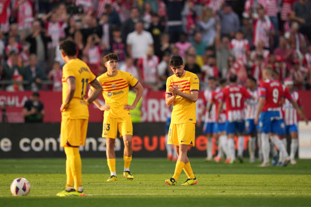 Araujo và Xavi đã cho thấy vấn đề của Barca