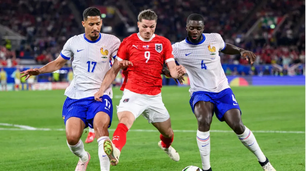Hàng phòng ngự vững chắc: Sức mạnh thầm lặng của ĐT Pháp tại EURO 2024