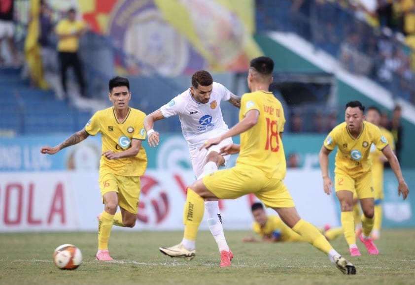 Nam Định thất bại ở bán kết Cúp Quốc gia vì những sai lầm ngớ ngẩn