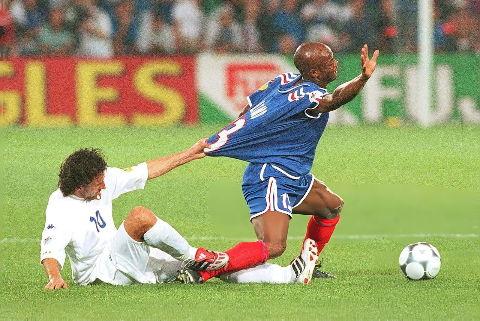 Triều đại vàng của Pháp: Hành trình vô địch EURO 2000
