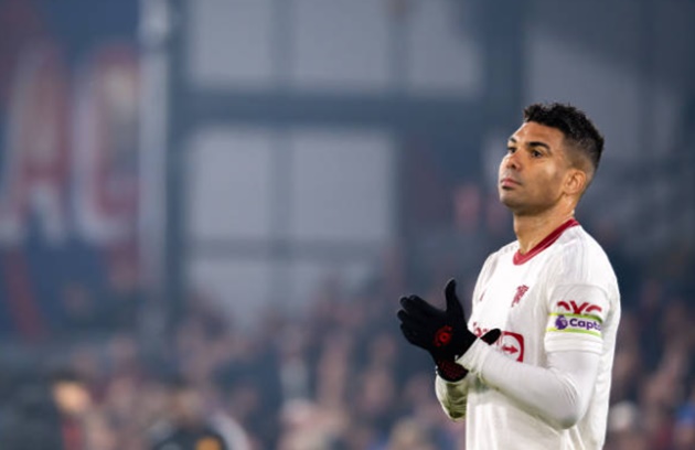 Thi đấu thảm họa, Casemiro trên đường rời M.U