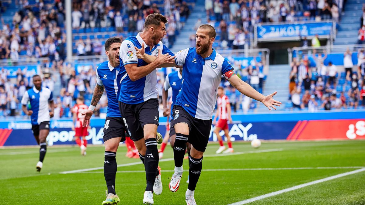 Alaves đang ngụp lặn ở vị trí cuối BXH La Liga
