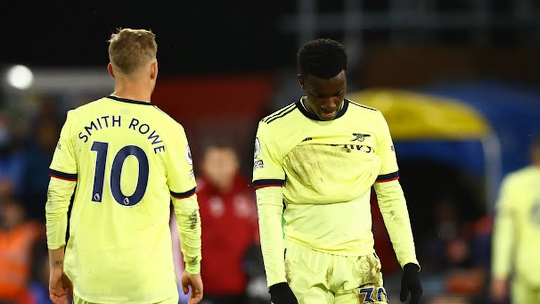 Arsenal đánh mất cơ hội đòi lại vị trí thứ 4 từ tay Gà Trống Arsenal đánh mất cơ hội đòi lại vị trí thứ 4 từ tay Gà Trống