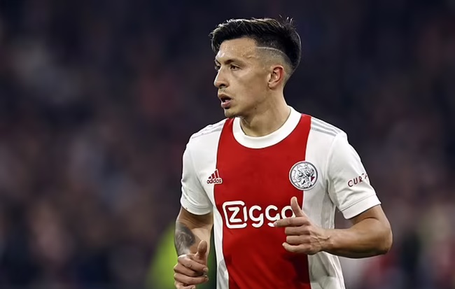 Arteta cũng đang hỏi mua trung vệ Lisandro Martinez của Ajax Arteta cũng đang hỏi mua trung vệ Lisandro Martinez của Ajax