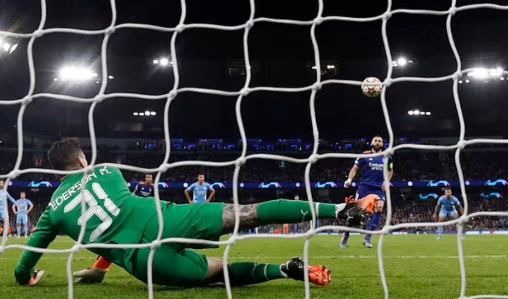 Benzema tiếp tục mang lại hy vọng cho người Madrid