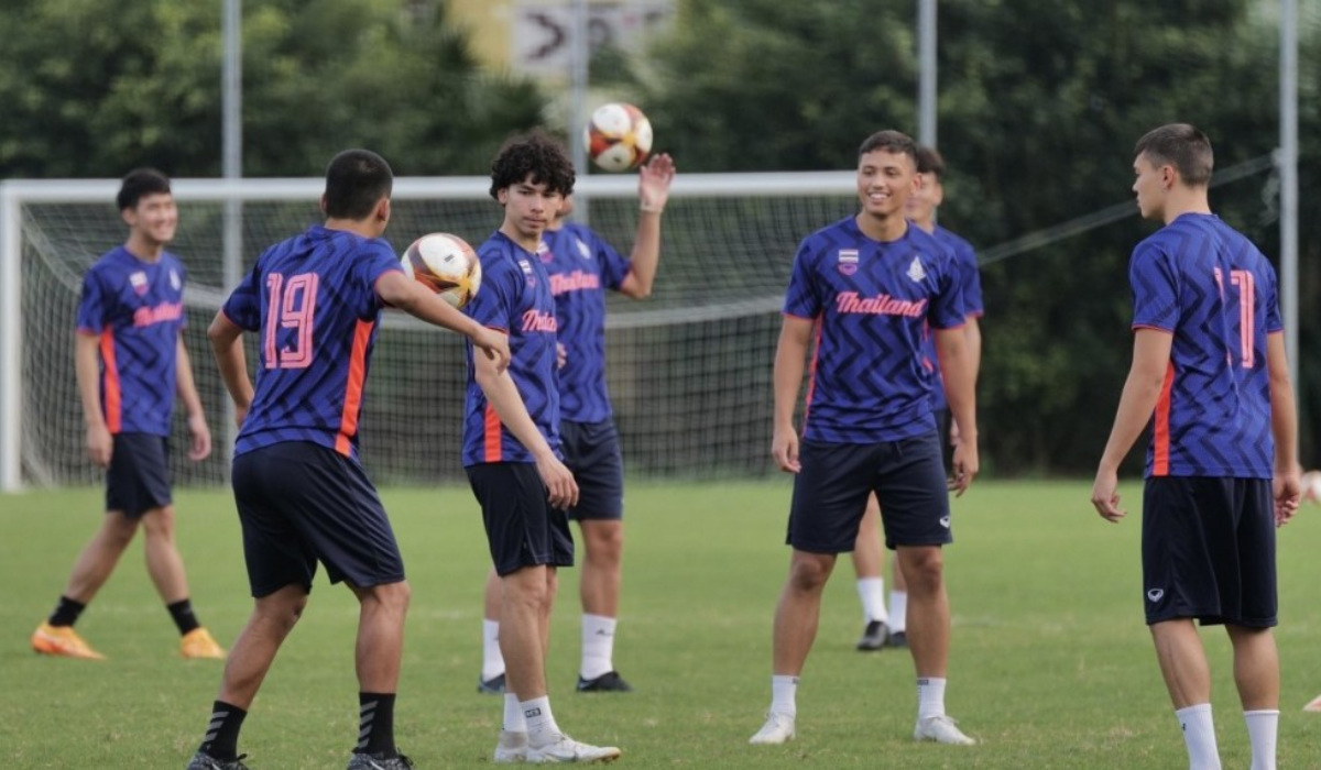 Đội tuyển Thái Lan tỏ ra cực kỳ tập trung trước trận bán kết SEA Games 
