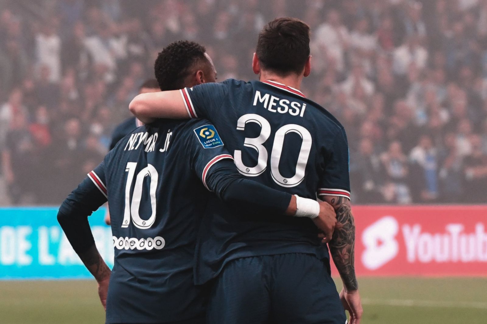 Cả Messi và Neymar trải qua một mùa giải thất vọng 