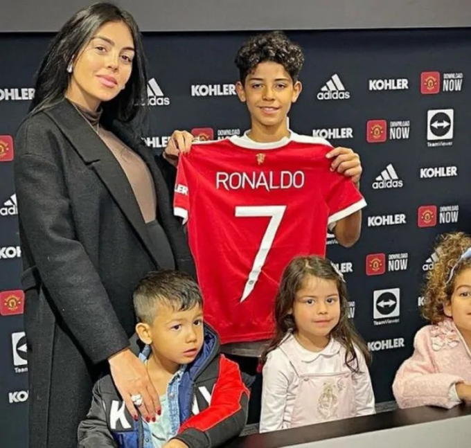 Cậu cả Ronaldo sẽ khoác chiếc áo số 7 tại U12 Man United Cậu cả Ronaldo sẽ khoác chiếc áo số 7 tại U12 Man United