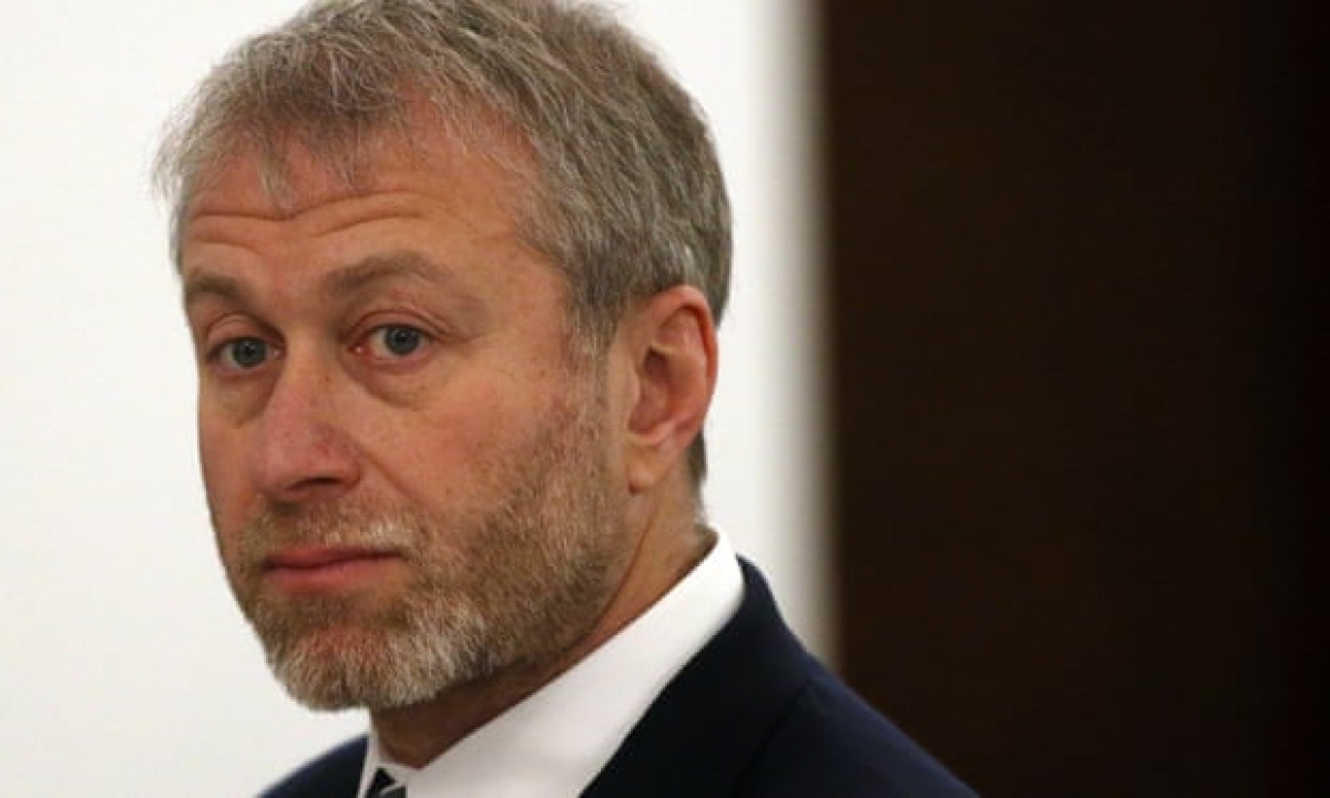 Chủ tịch Abramovich vừa bị chính phủ Anh đóng băng toàn bộ tại sản ở quốc gia này