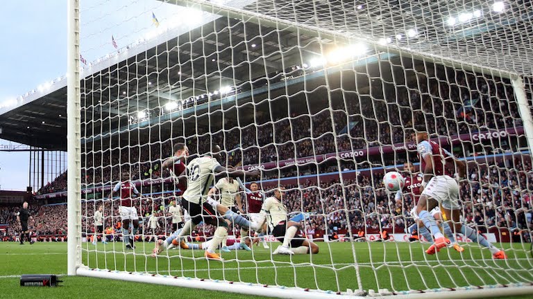 Chiến thắng 2-1 giúp The Kop nhen nhóm cơ hội vô địch 