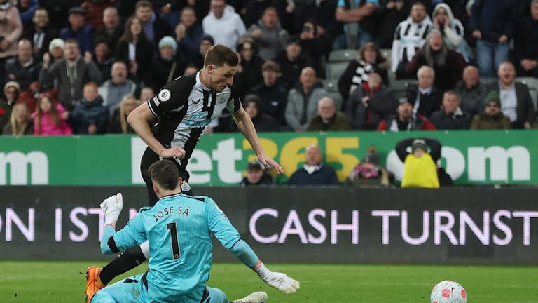 Chris Wood là cầu thủ duy nhất ghi bàn trong trận đấu nay trên chấm đá phạt đền Chris Wood là cầu thủ duy nhất ghi bàn trong trận đấu nay trên chấm đá phạt đền