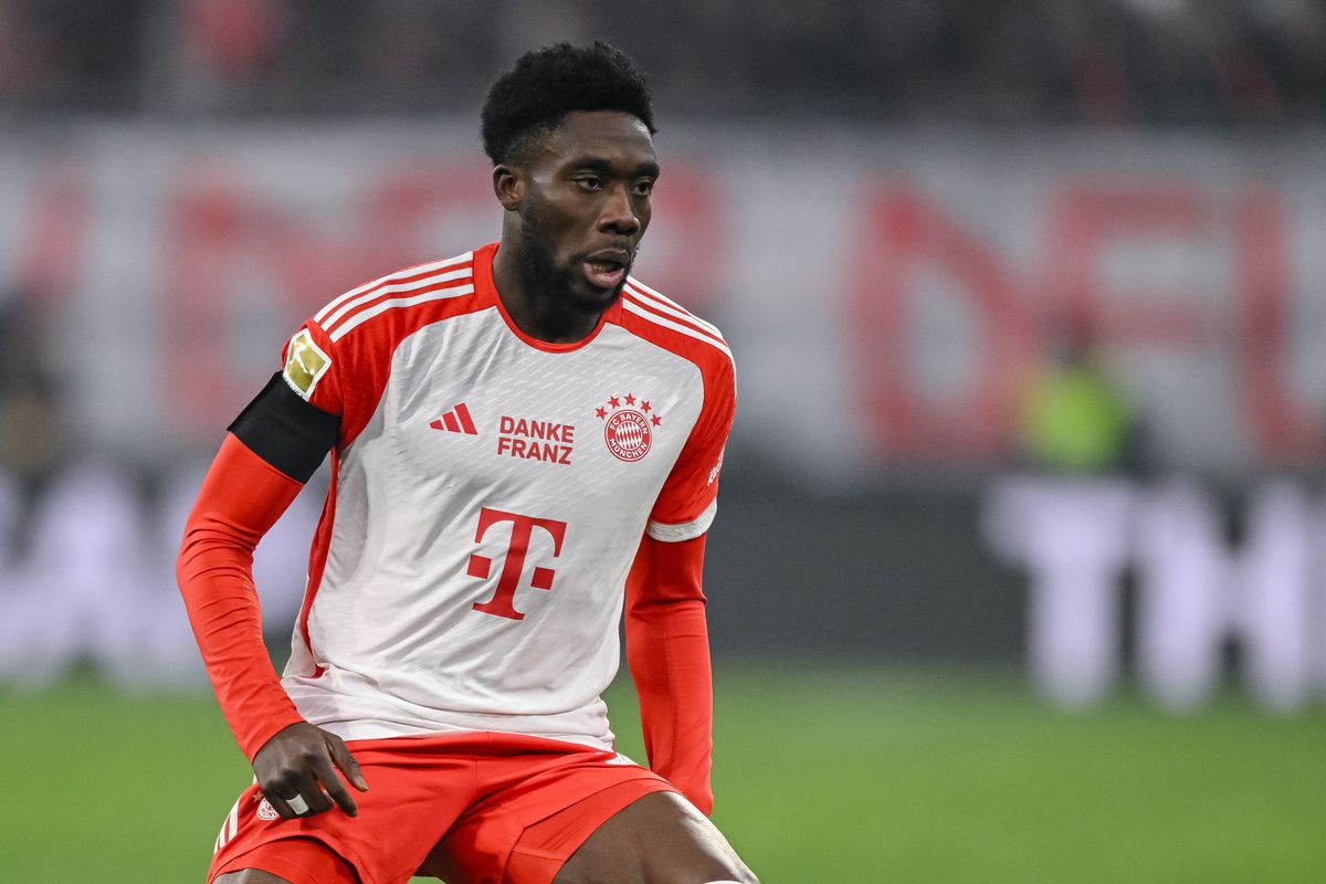 Manchester United Thất Vọng Khi Bayern Munich Đóng Cửa Alphonso Davies