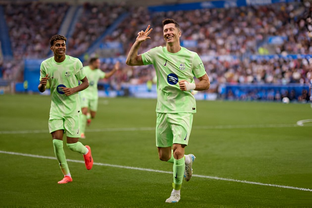 Lewandowski Tỏa Sáng với Hattrick, Đưa Barca Đến Chiến Thắng Trước Alaves