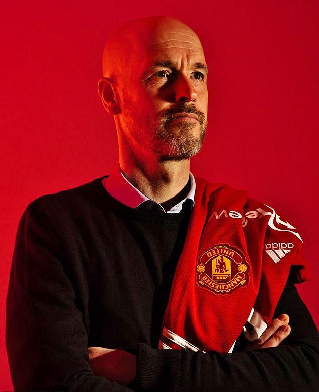 Erik Ten Hag hứa hẹn sẽ mang đến một tương lai mới cho Man United