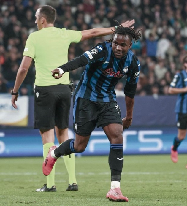 PSG để mắt đến Lookman để giải cơn khát bàn thắng