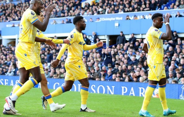 Cuộc đua chiêu mộ Marc Guehi trở nên gay cấn Man United nhập cuộc cạnh tranh