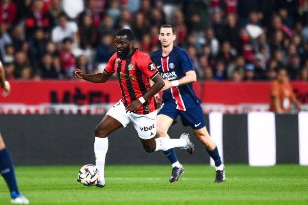 Màn trình diễn xuất sắc của Tanguy Ndombele khiến tuyến giữa PSG gặp khó khăn