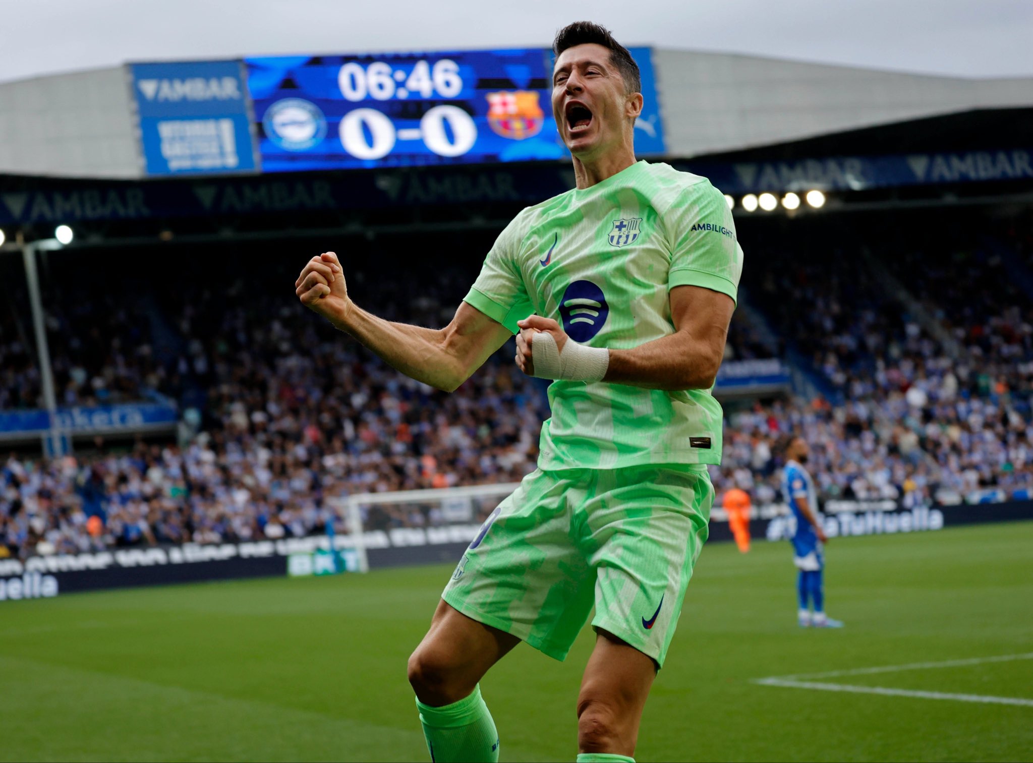 Tin tức lạc quan cho Barcelona Lewandowski thoát khỏi chấn thương nghiêm trọng