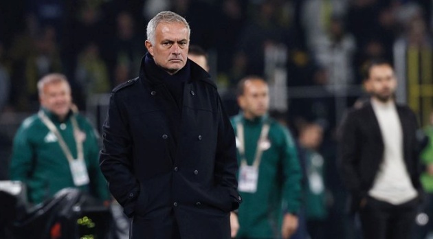 Mourinho ca ngợi lối chơi mạnh mẽ của Fenerbahce sau chiến thắng 3-1