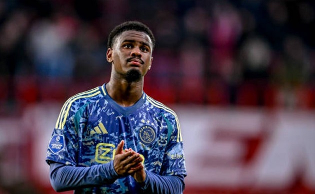 Jorrel Hato Mục tiêu chuyển nhượng hấp dẫn của Liverpool trong bối cảnh hàng thủ chuyển giao