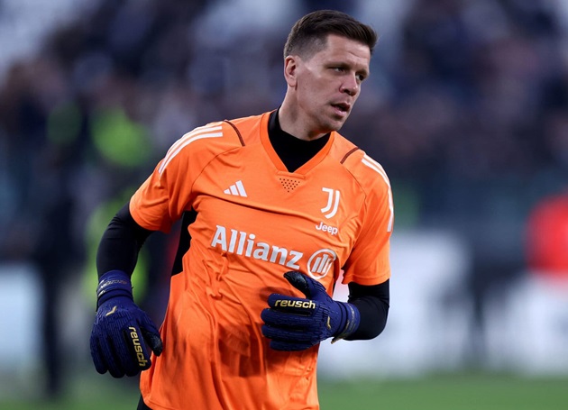Thủ thành Wojciech Szczesny chính thức gia nhập Barcelona