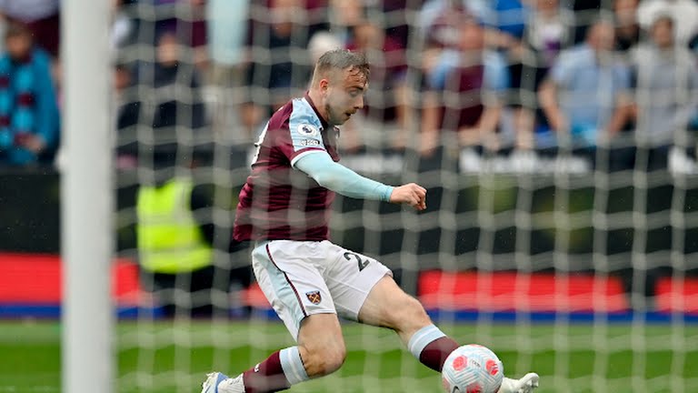 Jarrod Bowen hoàn thành cú đúp ấn tượng chỉ trong 45 phút đầu tiên Jarrod Bowen hoàn thành cú đúp ấn tượng chỉ trong 45 phút đầu tiên