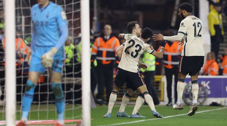 Jota có bàn thắng ấn định tỷ số để giúp Liverpool góp mặt tứ kết