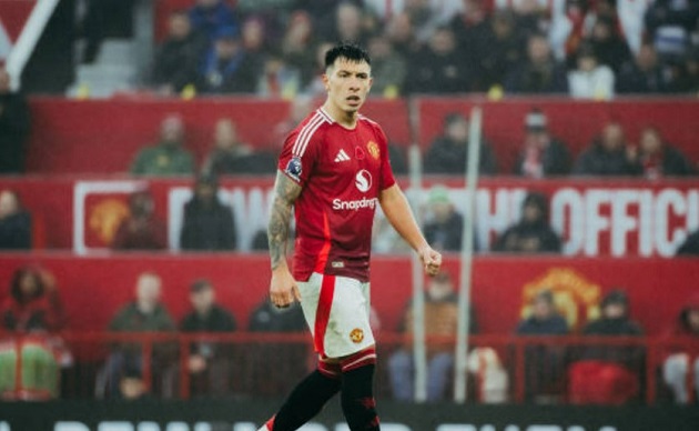 Real Madrid để mắt đến trung vệ Lisandro Martinez bất chấp sự phản đối của Manchester United