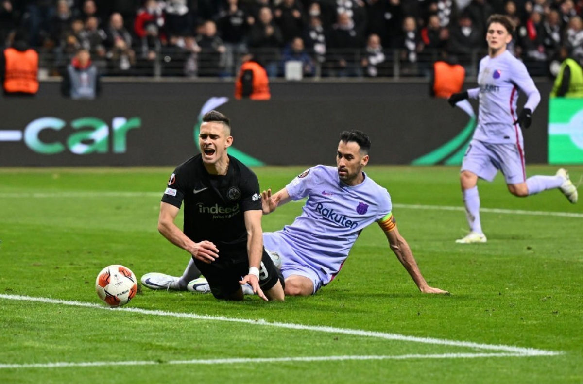 Mặc dù chơi hơn người nhưng Barca vẫn không thể dành được chiến thắng