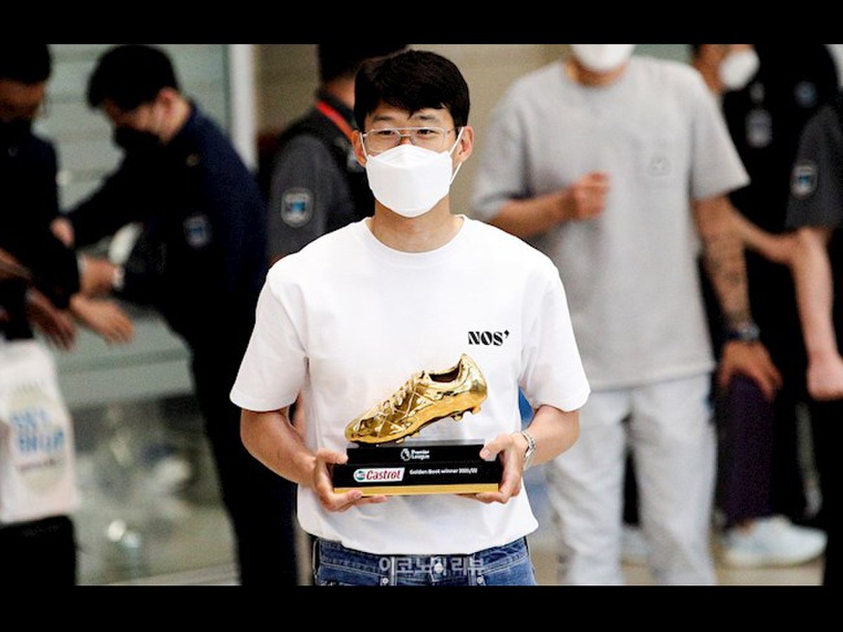 Mặc dù nhận giày vàng, nhưng Son vẫn không có tên trong danh sách rút gọn Mặc dù nhận giày vàng, nhưng Son vẫn không có tên trong danh sách rút gọn