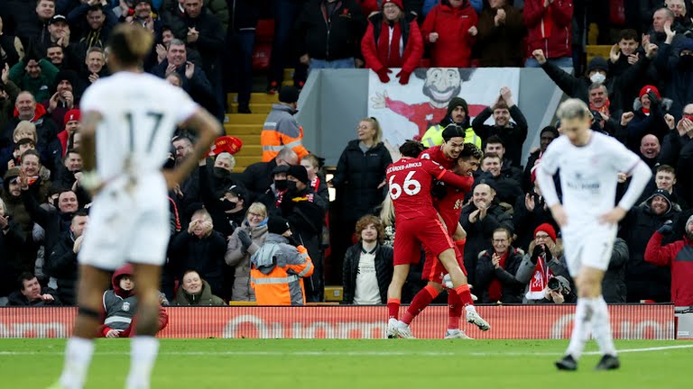 Minamino có quà trong ngày sinh nhật