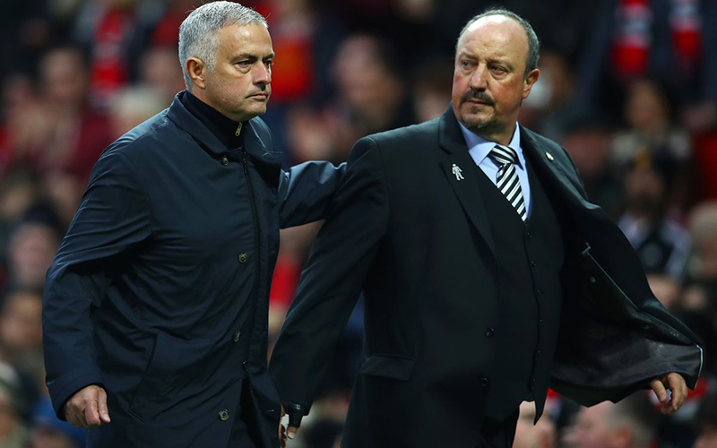 Mourinho và Benitez là 2 HLV gần nhất từng đạt C1 nhưng không thể giữ được ghế 