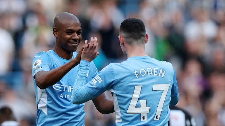 Nhà đương kim vô địch đã đòi lại vị trí đầu bảng từ tay Liverpool Nhà đương kim vô địch đã đòi lại vị trí đầu bảng từ tay Liverpool