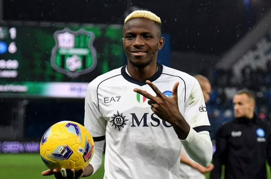 PSG nhắm Osimhen để khắc phục nỗi đau tiền đạo